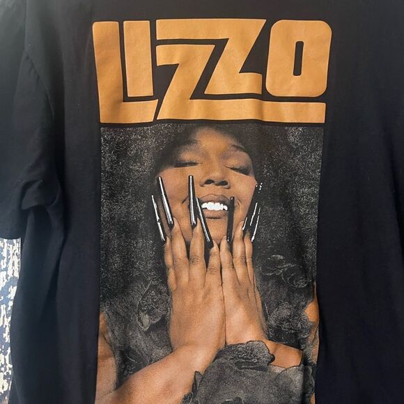 Lizzo photo Graphic crewneck T-shirt size Large. - Picture 3 of 8